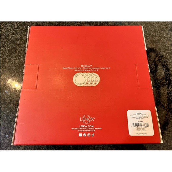 Lenox HOLIDAY Holly Berries Gold Trim Set/4 Salad Plates 8 1/8" Dia. NEW IN BOX! - Picture 6 of 9